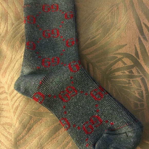 Gucci Red and Green Striped w/ Classic Bee symbol - Picture 9 of 14